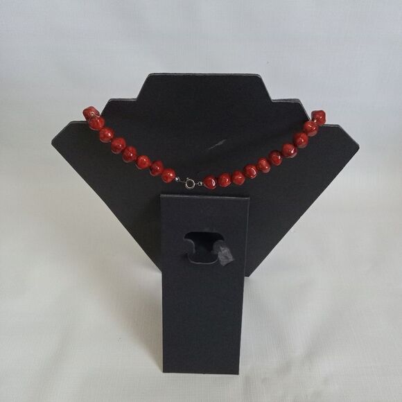 Dark Red Glossy Marble Finish Plastic Beaded Single Strand Lightweight Necklace - Picture 2 of 9